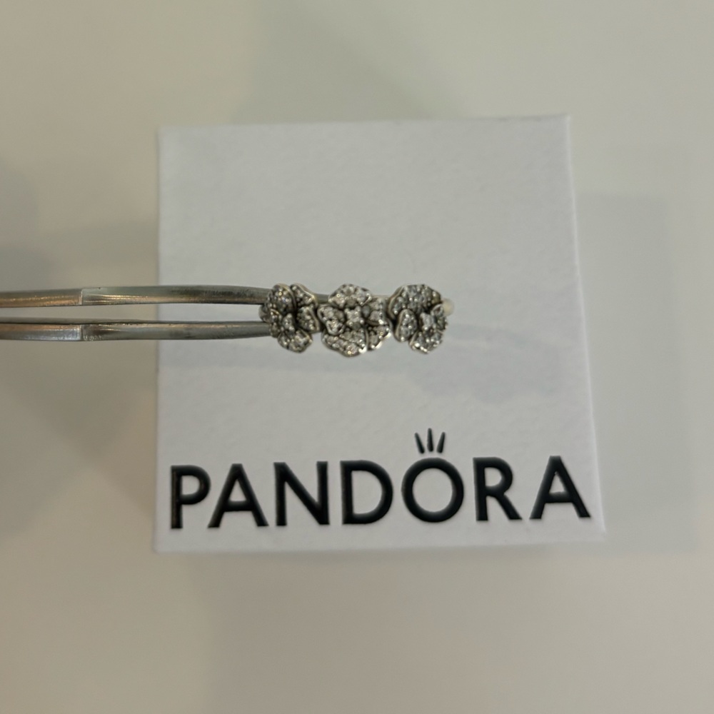 Pandora triple pansy flower ring